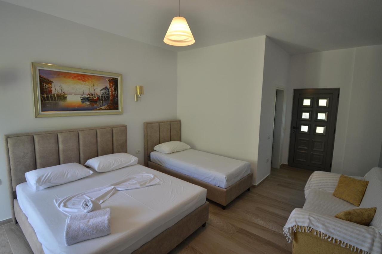 Bujtina Eleni Hotel Himare Buitenkant foto