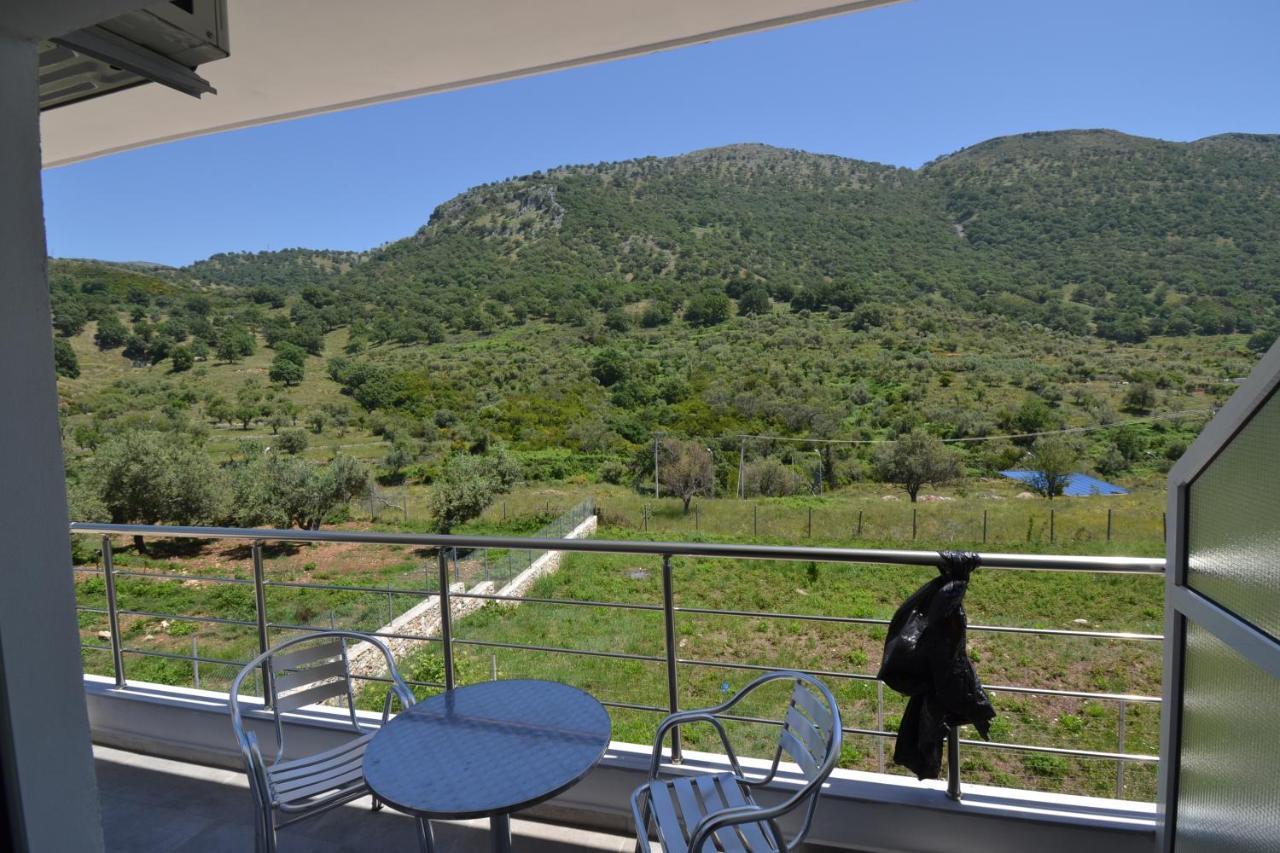 Bujtina Eleni Hotel Himare Buitenkant foto